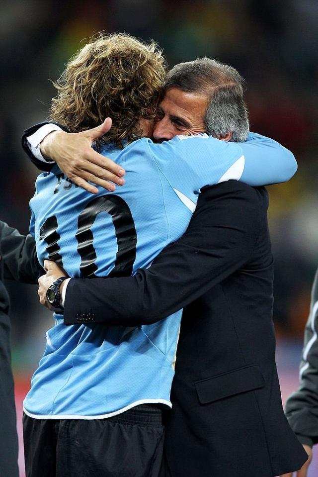 开云体育-塔瓦雷斯尊称大师 不只因培养出福兰苏牙卡瓦尼